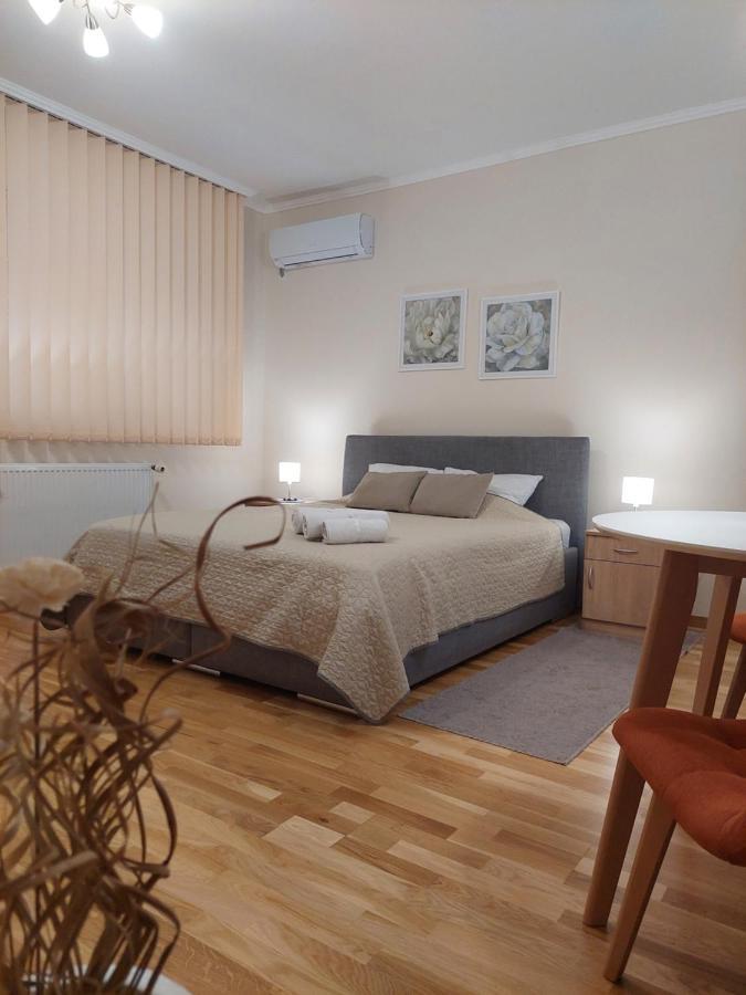 Apartman Miluro Subotica Buitenkant foto